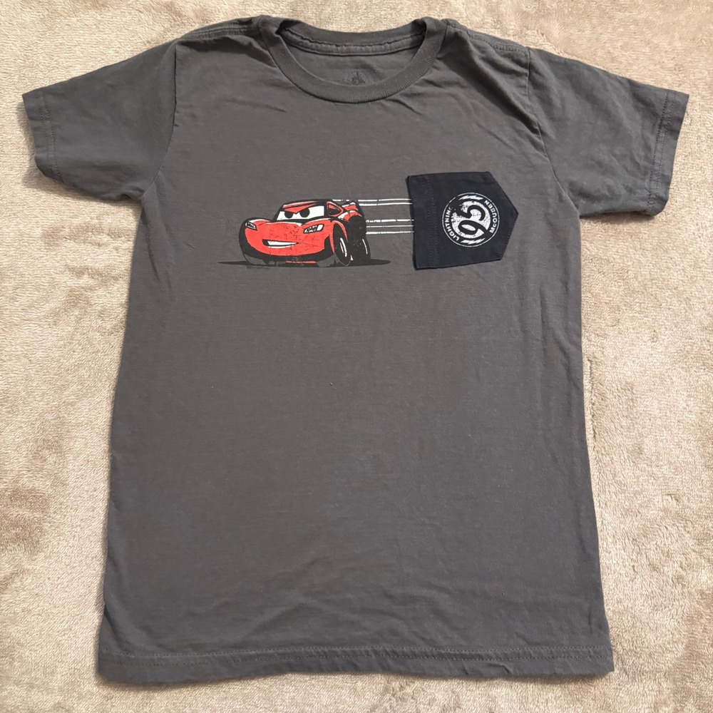 Disney Store Cars Lightning McQueen Graphic Pocket T-Shirt Gray Kids Size M 7/8